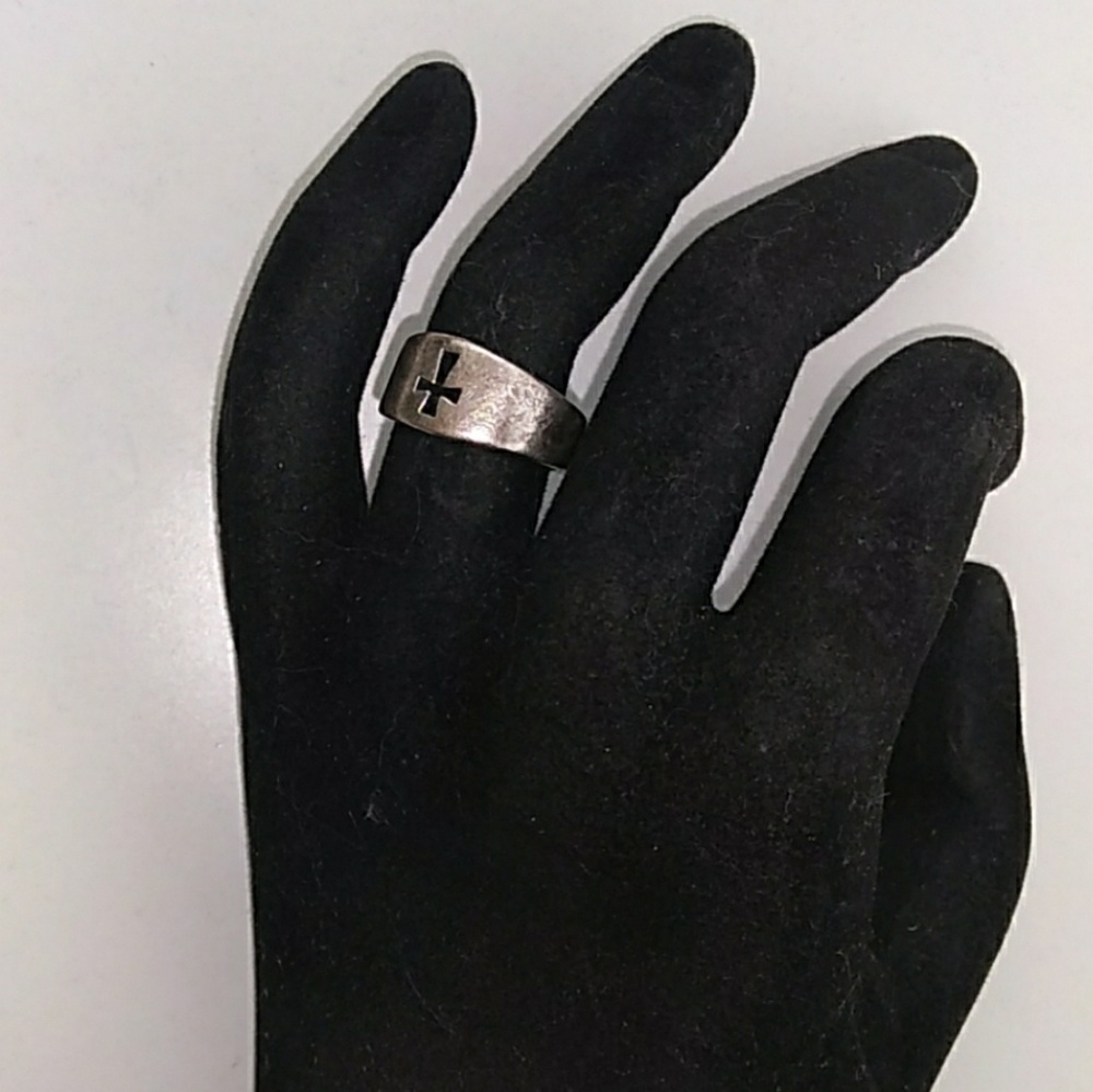 James Avery Sterling Silver Cross CutOut Ring - Picture 3 of 8